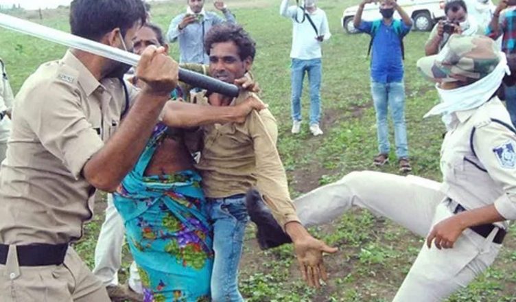 मध्य प्रदेश: गुना में दलित किसान परिवार की पिटाई से गर्माया सियासी माहौल, राहुल गांधी और मायावती ने शिवराज सरकार को घेरा