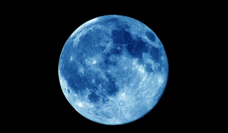Blue Moon: 31 अक्टूबर को पहली बार दिखेगा दुर्लभ चांद, जानें क्या है ब्लू मून