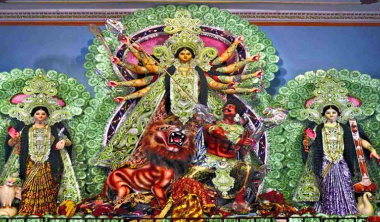 Ashtami, Navami this is auspicious time know how to worship a girl on this day