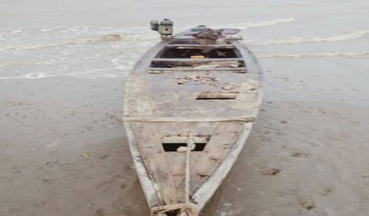 Maharashtra: नाव पलटने से 2 महिलाएं लापता, 13 बचाए गए