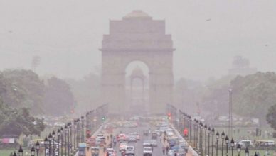 Delhi Weather: आज बर्फीली हवाएं, शनिवार को बादल और कोहरा से होगा सामना