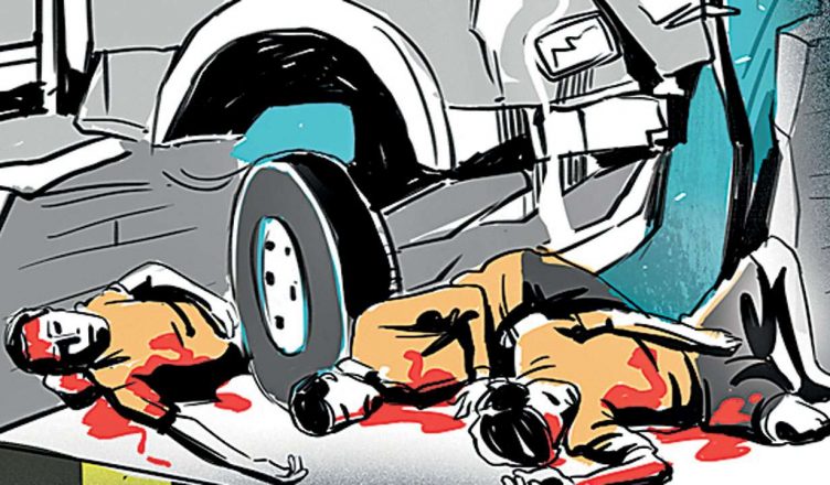 Uttar Pradesh: शादी से लौट रहे थे घर कोहरे के कारण ट्रक में जा घुसी कार, दो की मौत एक घायल