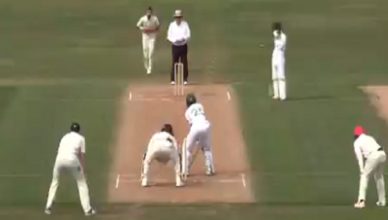 Pakistan vs New zealand: इस पाक बल्लेबाज ने बेहद अनोखे अंदाज में बल्ला पकड़ ठोकी सेंचुरी, देखें Viral Video