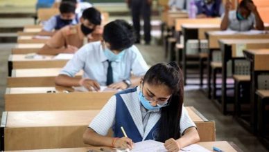 Delhi: 10 महीने बाद स्कूल पहुंचे छात्र, बोर्ड परीक्षाओं की करेंगे तैयारी