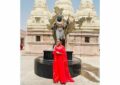 ईशा गुप्ता ने वाराणसी में काशी विश्वनाथ मंदिर का दौरा कर आशीर्वाद लिया